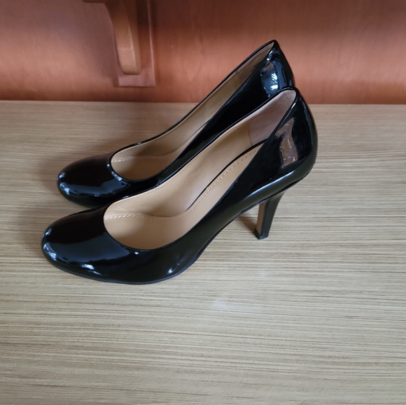Nine West genuine leather shoes. - Picture 2 of 4